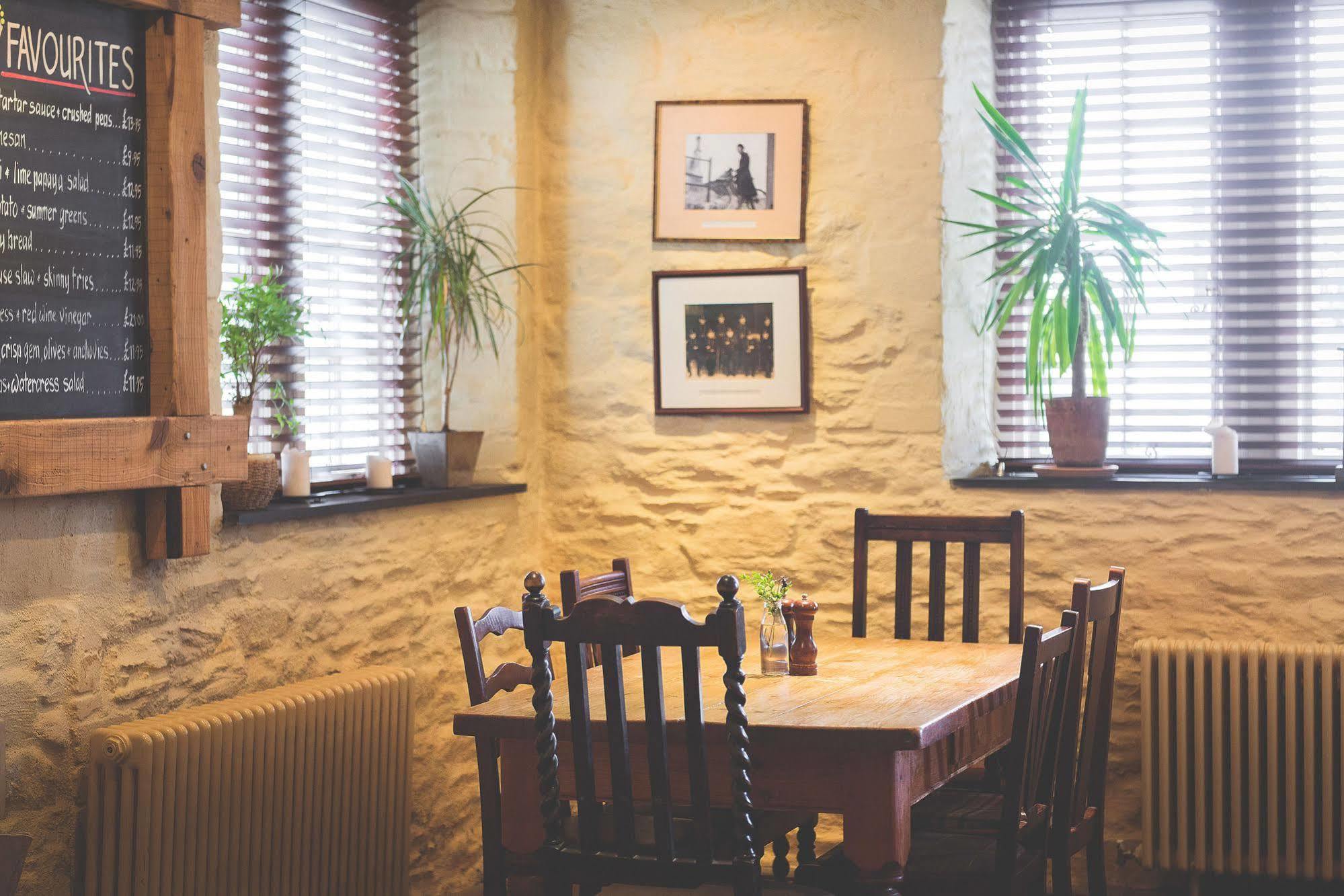 Rose & Crown Hotel Yealmpton Ngoại thất bức ảnh